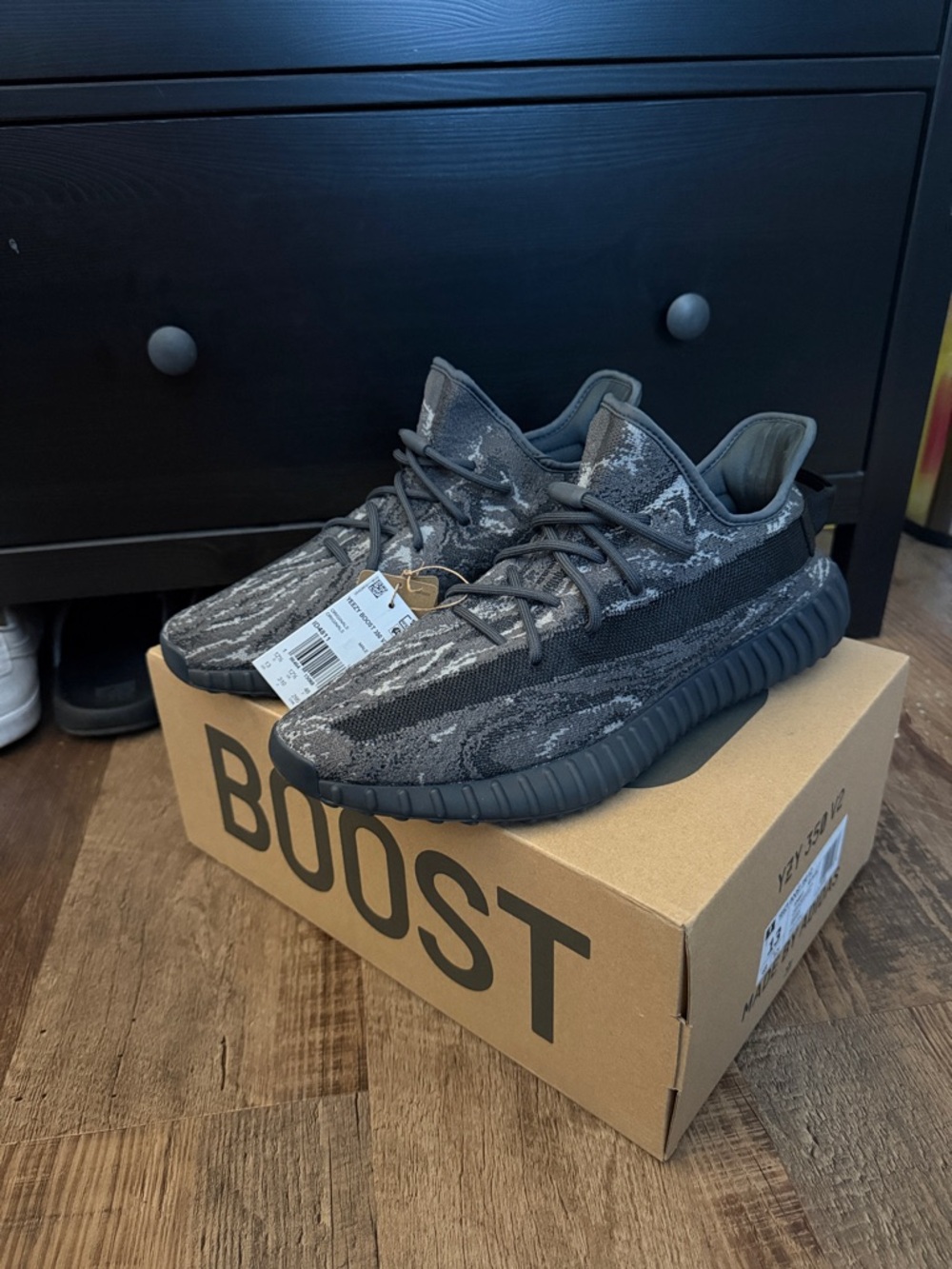 Yeezy Boost 350 V2 Black & Grey Knit Sneaker